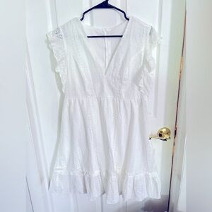 White v neck dress